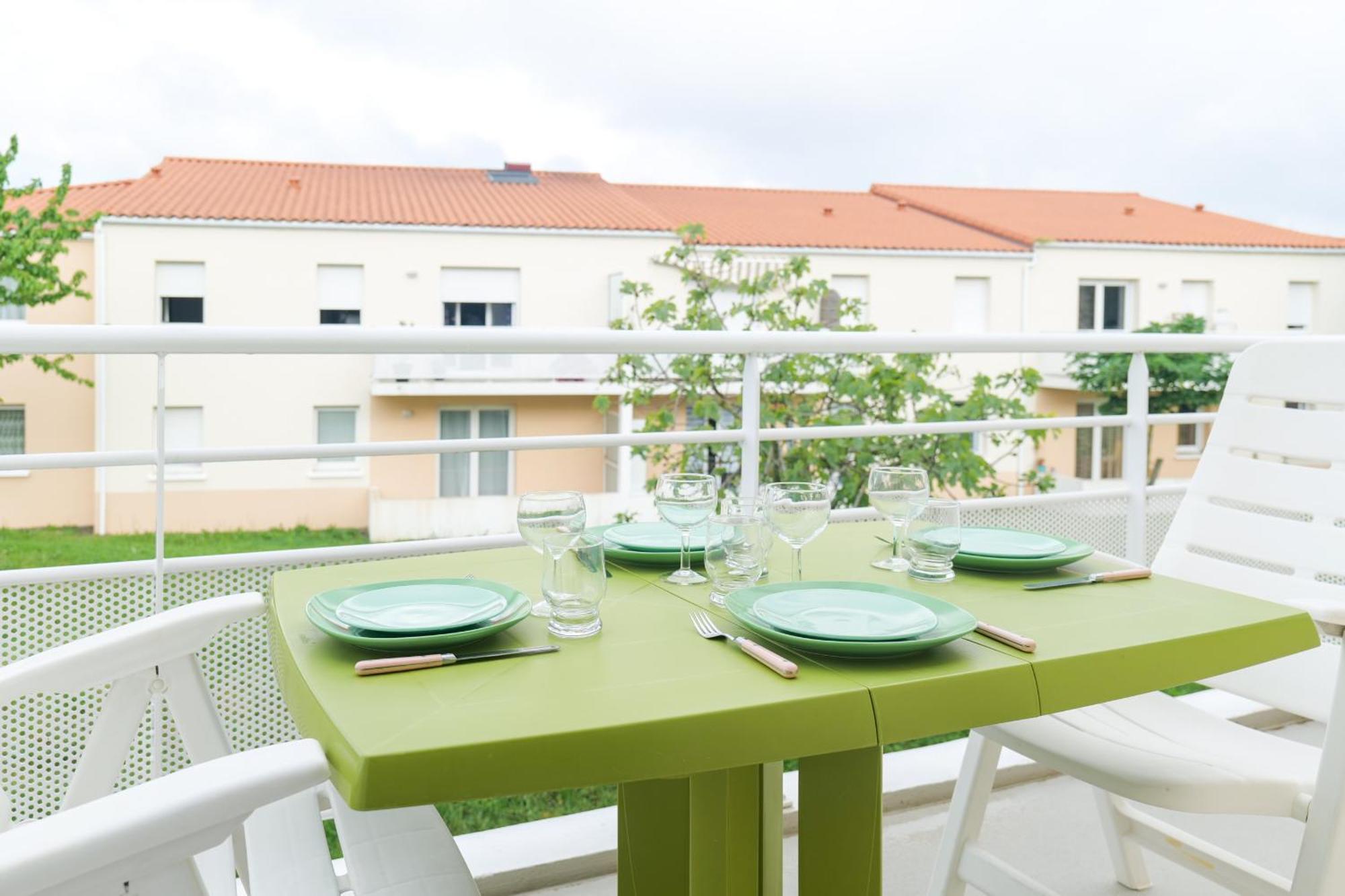 Appartement Dans Residence Au Calme Avec Piscine Les Sables-dʼOlonne Exterior foto